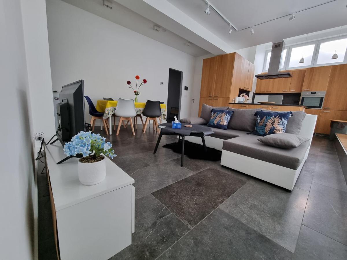 Bb Guesthouse Wezembeek-Oppem Exteriör bild
